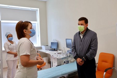 Евгений Куйвашев объявил о скором усилении больниц региона 760 педиатрами