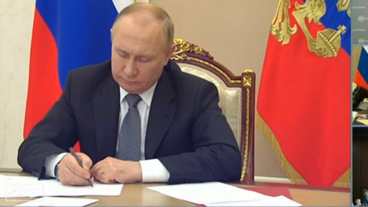 Президент России Владимир Путин поддержал предложения Евгения Куйвашева по импортозамещению в строительной сфере