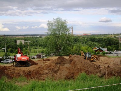 В районе «Рига» строится дорога и детская площадка