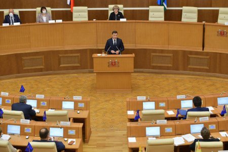 Евгений Куйвашев обратился к депутатам регионального Законодательного Собрания с основными направлениями бюджетной и налоговой политики 