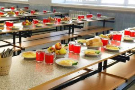Губернатор Куйвашев пообещал проверить питание в школах в начале сентября