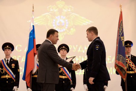Евгений Куйвашев в День полиции обратился к сотрудникам и ветеранам органов внутренних дел